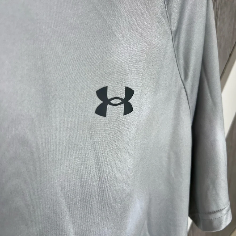 D19.20 Under Armour Gray Tie Dye Moisture Wicking Crew Neck Short Sleeve Medium